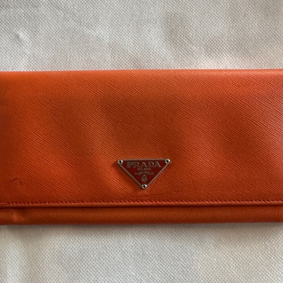 Large Prada Saffino Leather Wallet.  Gorgeous Papaya color so beautiful! - Picture 1 of 8